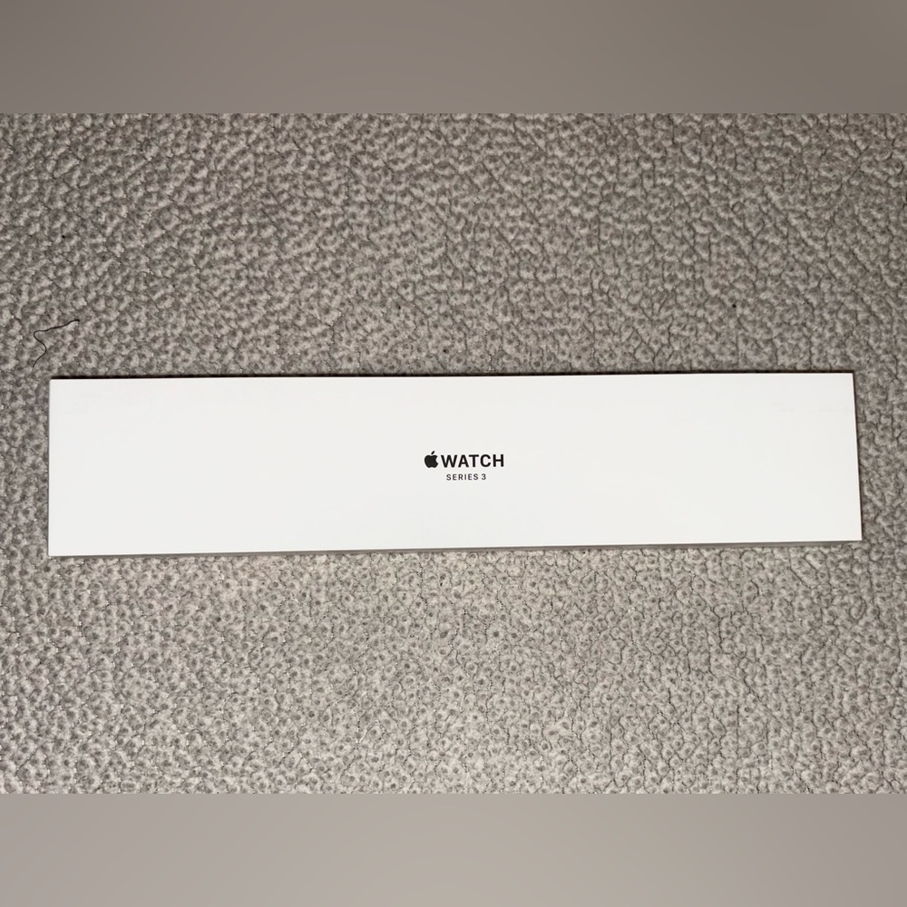 Apple Watch Series 3 42mm in Silver Aluminum
